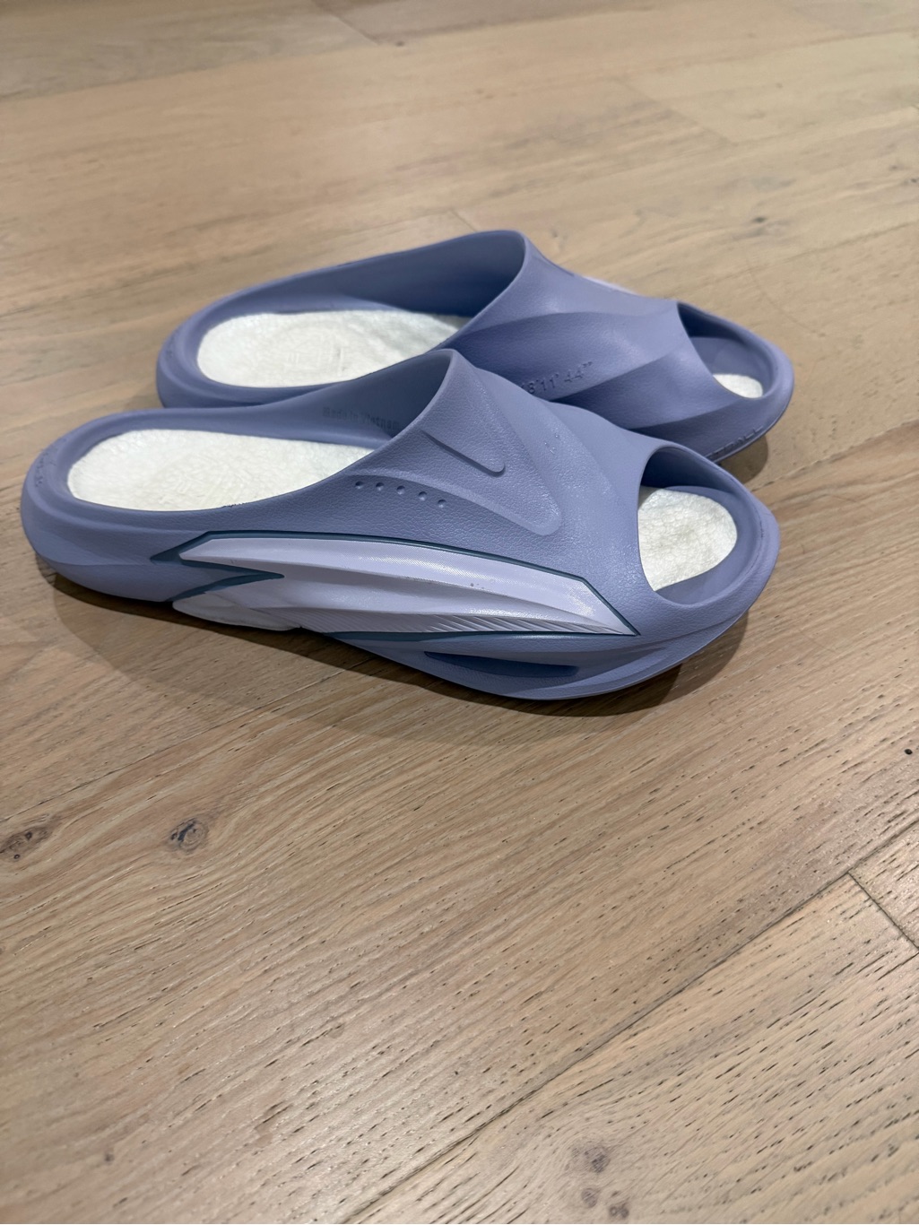 Anta Bubble Slides
